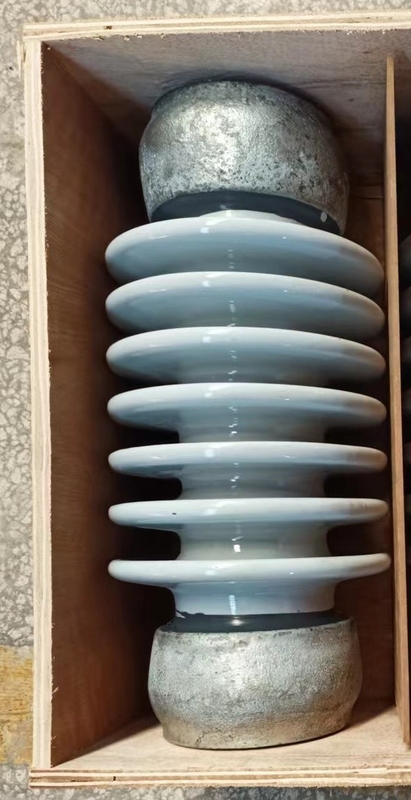 Izolator słupowy o wysokiej wytrzymałości ANSI TR-208 Solid Core Station Jasnoszary przeszklony