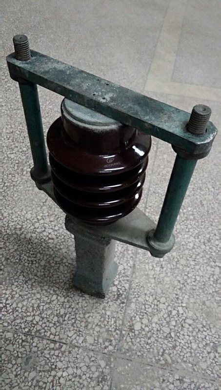 Izolatory wsporcze z metalową podstawą 11KV klasy IEC