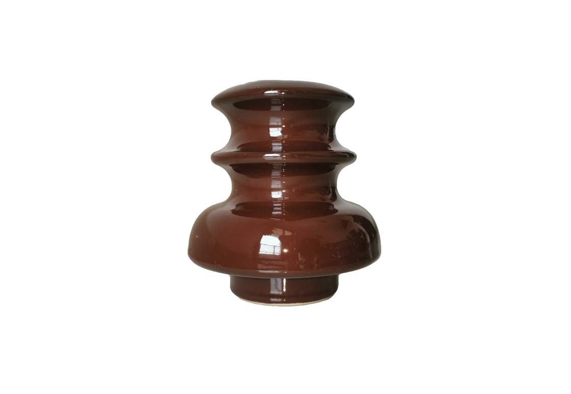 Standardowy izolator porcelanowy z brązowym pinem IEC z hardwares