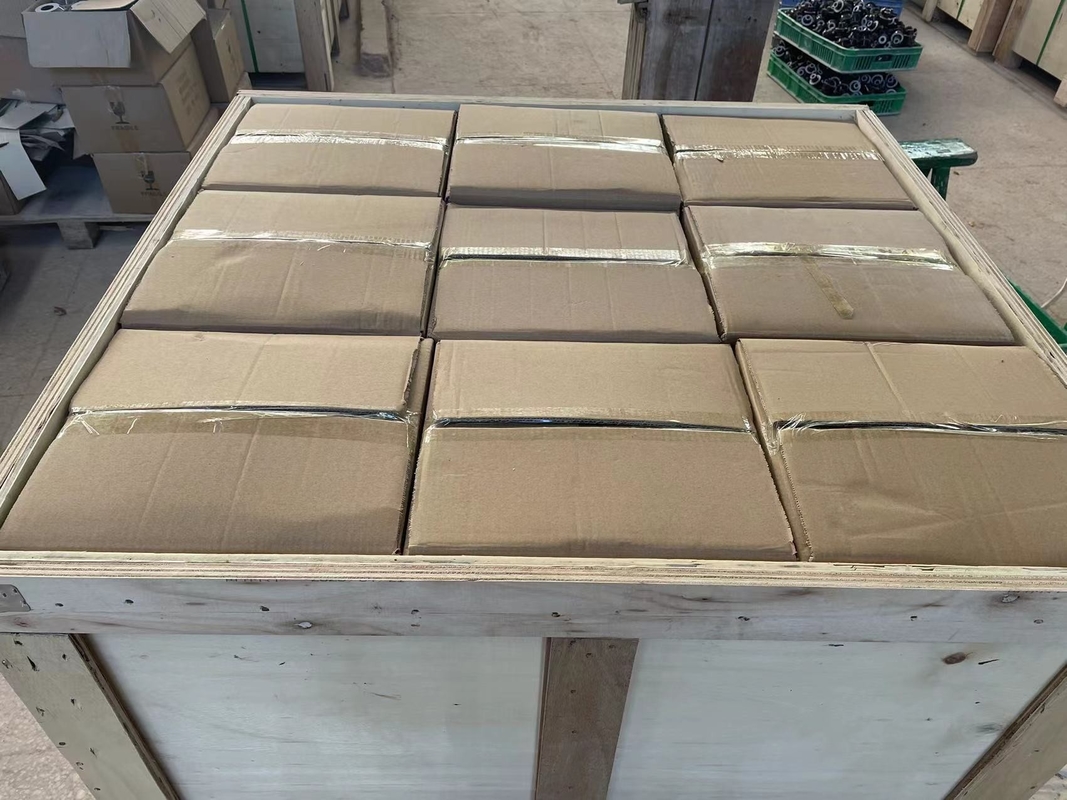 DIN 1kV 250A Tuleja transformatora porcelanowego Brązowy kolor OEM Dostępny
