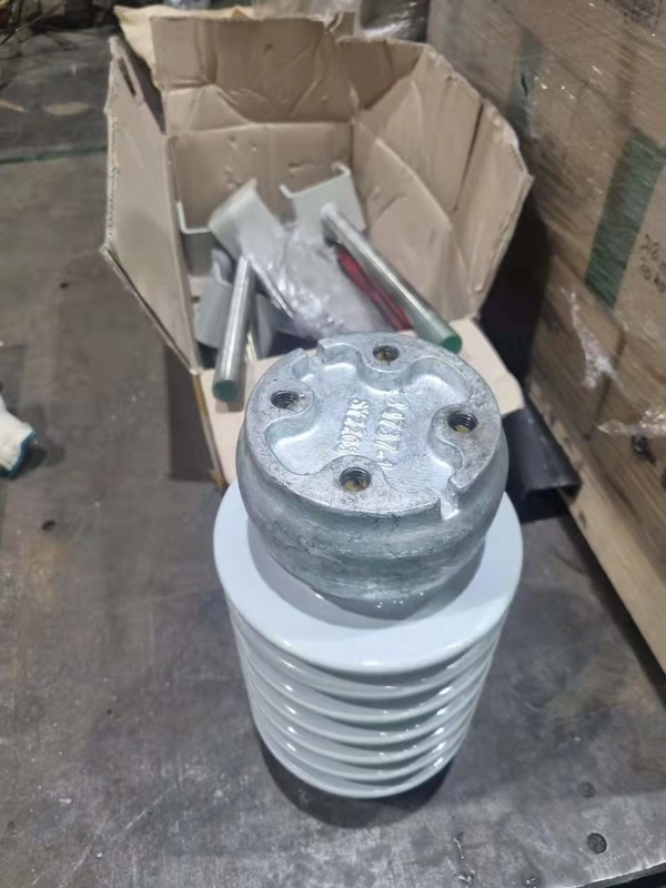 Szara przeszklona stacja słupowa izolator porcelanowy elektryczny 8,9 kN ANSI TR-208 OEM